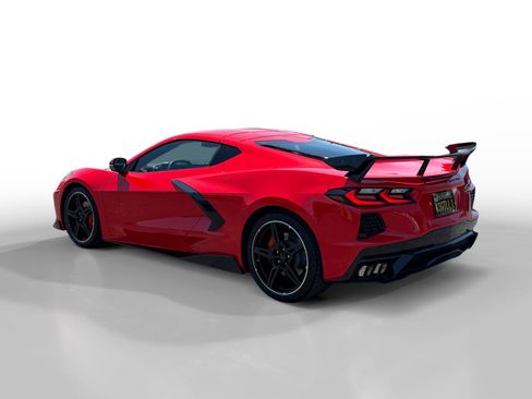 Used 2022 Chevrolet Corvette Stingray Coupe w/ 1LT RWD image 3