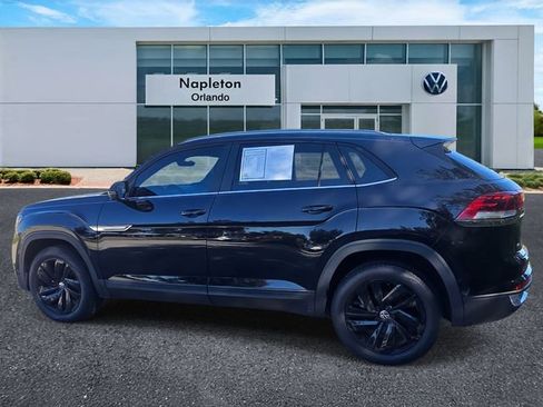 Certified 2022 Volkswagen Atlas Cross Sport SE w/ Panoramic Sunroof Package image 8