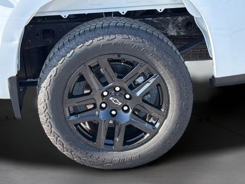Used 2024 Chevrolet Silverado 1500 Custom w/ Turbomax Blackout Package RWD image 16