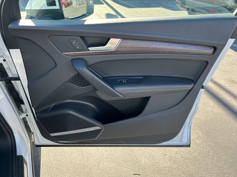 Used 2023 Audi Q5 2.0T Prestige w/ Prestige Package image 27