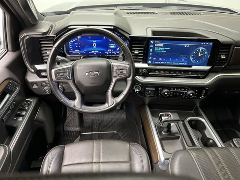 Certified 2024 Chevrolet Silverado 1500 High Country w/ High Country Premium Package AWD/4WD image 15