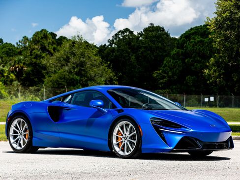 Used 2023 McLaren Artura PERFORMANCE image 29