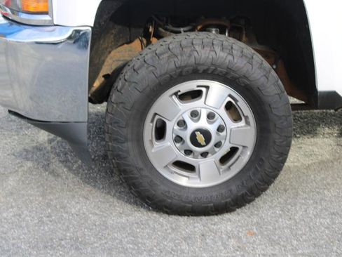 Used 2019 Chevrolet Silverado 2500 LT image 19