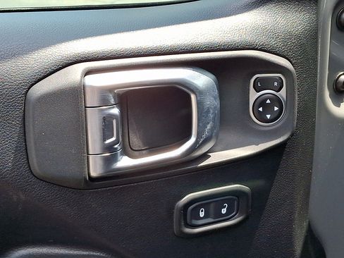 Certified 2020 Jeep Wrangler Sport AWD/4WD image 12