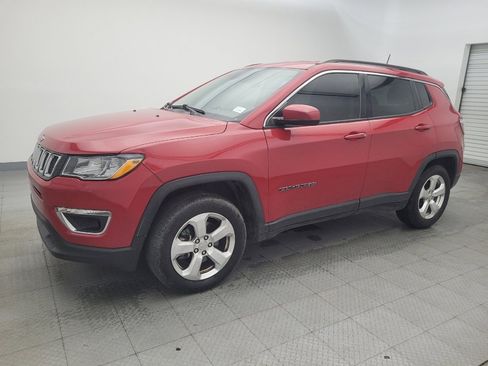 Used 2019 Jeep Compass Latitude image 2