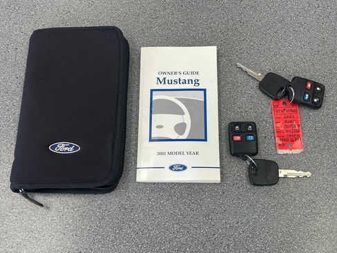 Used 2001 Ford Mustang Convertible RWD image 35