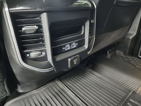 Used 2021 RAM 3500 Laramie w/ Night Edition image 40