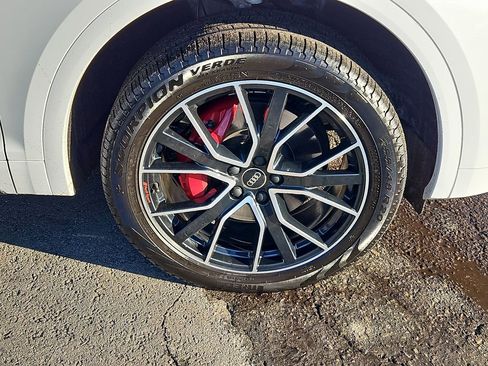 Used 2025 Audi SQ5 Premium Plus w/ Premium Plus Package image 10