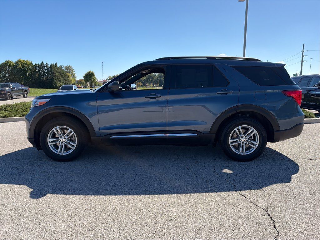 Used 2020 Ford Explorer XLT AWD/4WD image 4