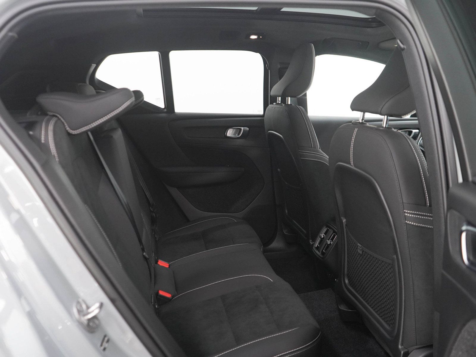 Used 2026 Volvo XC40 B5 Ultra w/ Protection Package Premier AWD/4WD image 12