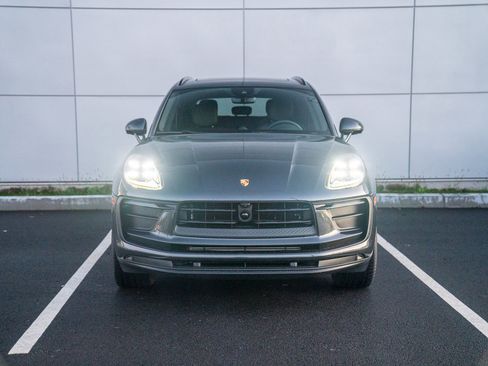 New 2026 Porsche Macan image 6