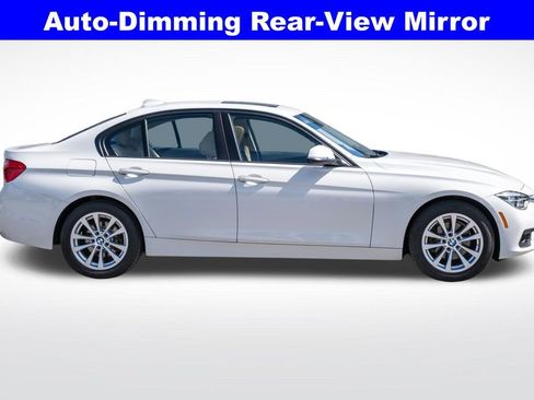 Used 2018 BMW 320i xDrive Sedan AWD/4WD image 9