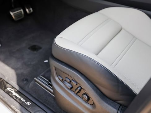 New 2025 Porsche Cayenne S image 14