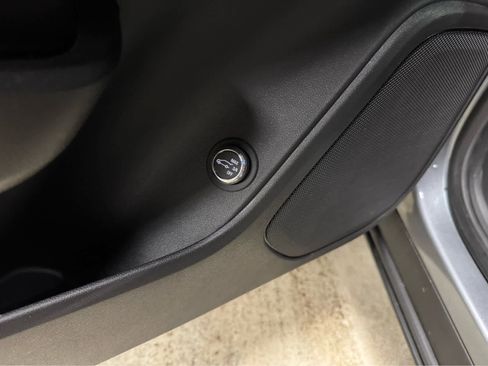 Certified 2025 Chevrolet Blazer LT w/ Convenience Package image 18