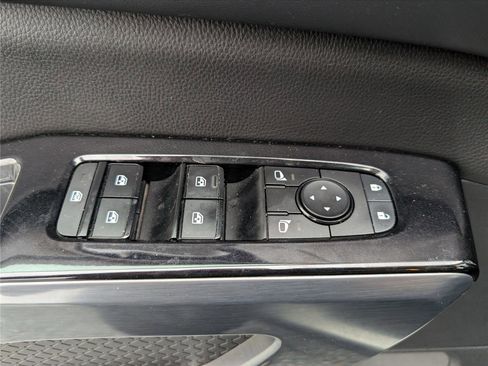 Used 2022 Nissan Pathfinder SL w/ SL Premium Package image 22