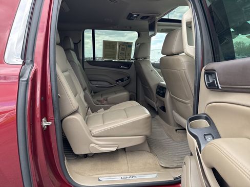 Used 2019 GMC Yukon XL SLT w/ Premium Edition AWD/4WD image 38
