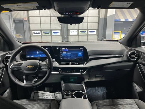 Used 2026 Chevrolet Equinox LT w/ Safety and Technology Package AWD/4WD image 31