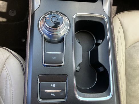 Used 2017 Ford Fusion Platinum FWD image 21