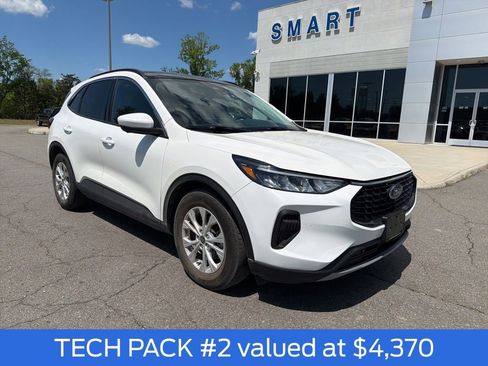 Used 2023 Ford Escape Active w/ Tech Pack #2 FWD image 3