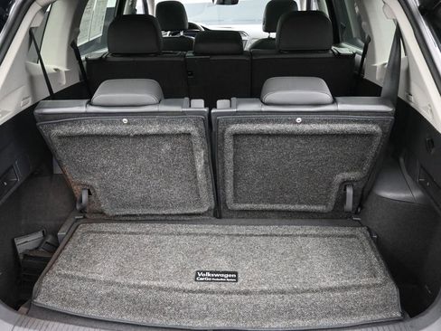 Used 2020 Volkswagen Tiguan SEL image 11