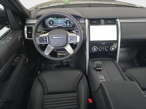 New 2025 Land Rover Discovery Dynamic SE AWD/4WD image 16