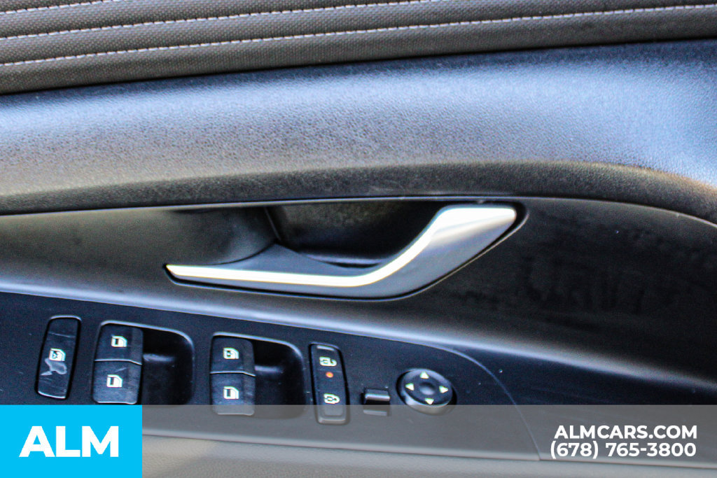 Used 2025 Hyundai Elantra SEL FWD image 30