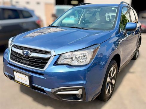 Used 2018 Subaru Forester 2.5i Premium AWD/4WD image 2