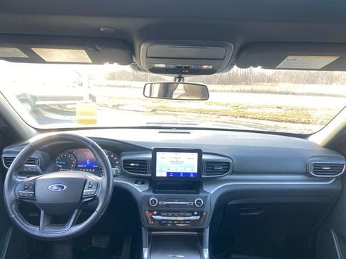 Used 2020 Ford Explorer XLT w/ Equipment Group 202A image 18
