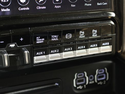 Used 2019 RAM 3500 Limited image 18