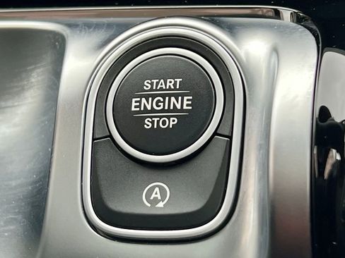 Certified 2025 Mercedes-Benz GLB 250 4MATIC image 11