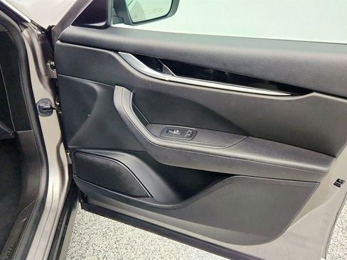 Used 2017 Maserati Levante 3.0L image 27