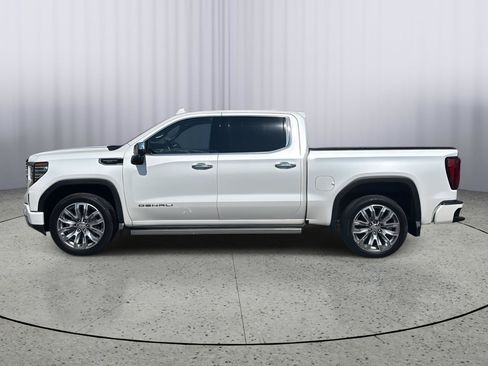 Used 2023 GMC Sierra 1500 Denali AWD/4WD image 2