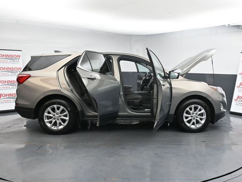 Used 2018 Chevrolet Equinox LT FWD image 41