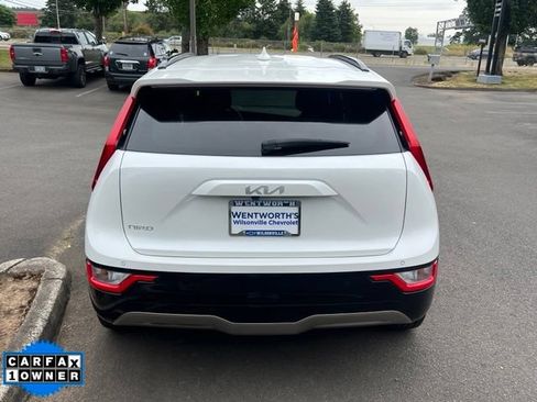 Used 2024 Kia Niro Wind w/ Wind Preserve Package FWD image 6