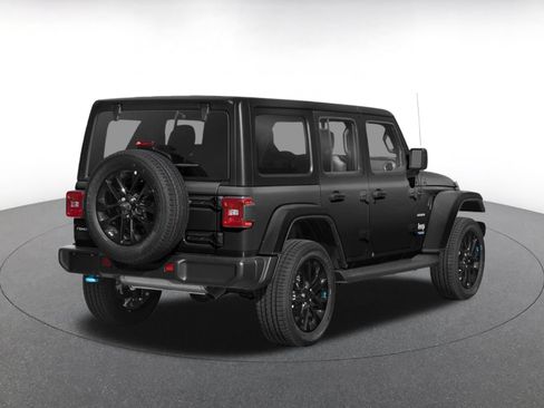 Used 2023 Jeep Wrangler Unlimited Sahara AWD/4WD image 2