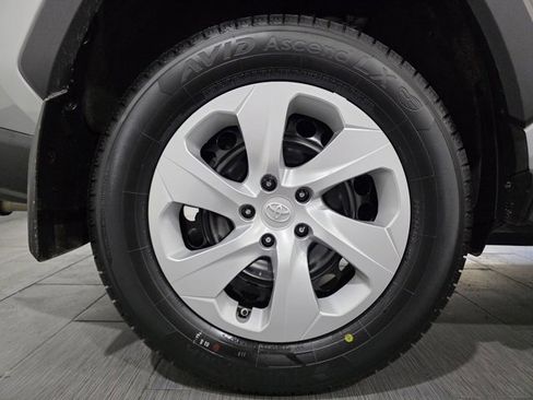 Used 2024 Toyota RAV4 LE image 24