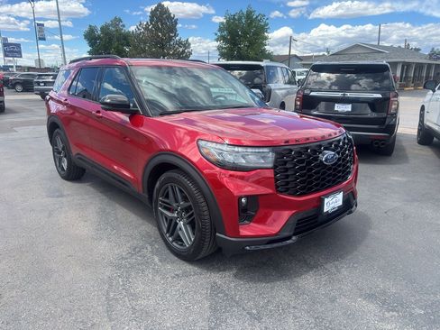 Used 2026 Ford Explorer ST AWD/4WD image 4