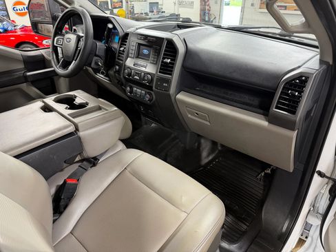 Used 2022 Ford F250 XL w/ Power Equipment Group AWD/4WD image 19