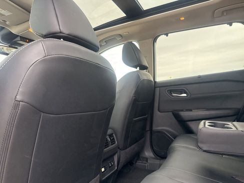 Certified 2024 Nissan Rogue SL w/ SL Premium Package image 34