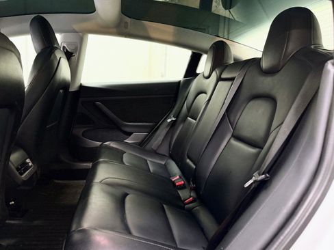 Used 2020 Tesla Model 3 Standard Range Plus image 15