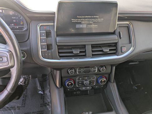 Used 2022 Chevrolet Suburban RST w/ Luxury Package image 16