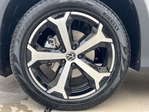 New 2026 Volkswagen Tiguan SE FWD image 6