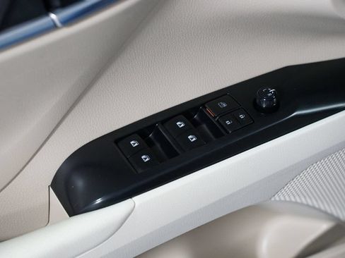 Certified 2020 Toyota Camry LE FWD image 27