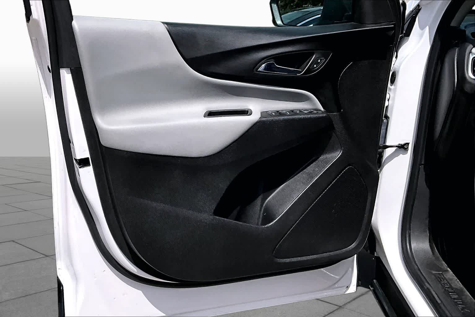 Used 2024 Chevrolet Equinox LS FWD image 26