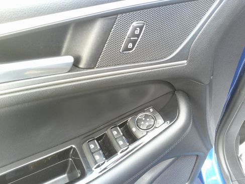 Used 2020 Ford Edge SEL w/ Cold Weather Package image 17