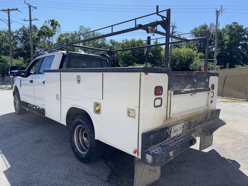 Used 2017 Ford F350 XL w/ Power Equipment Group AWD/4WD image 6