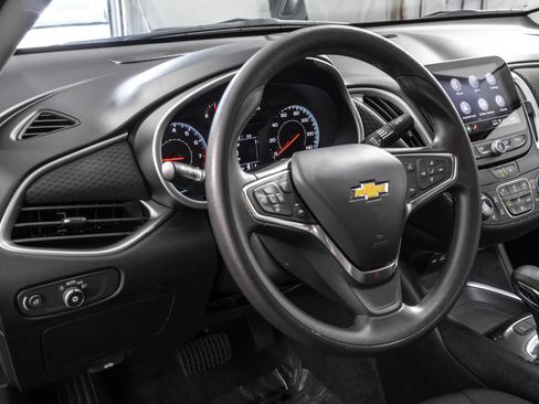 Used 2025 Chevrolet Malibu LT FWD image 32