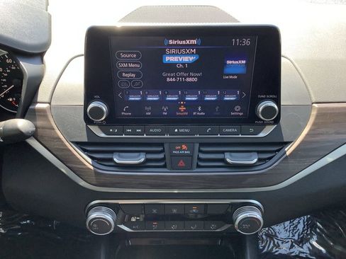 Used 2024 Nissan Altima 2.5 SV FWD image 17