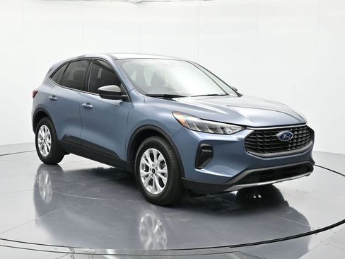 Certified 2025 Ford Escape Active image 3