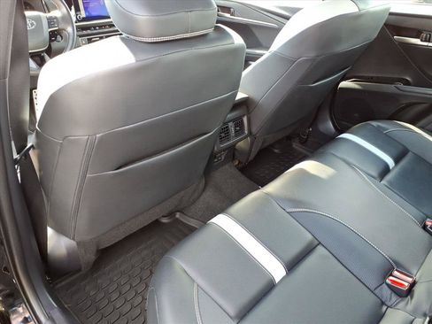 Used 2025 Toyota Camry SE FWD image 13